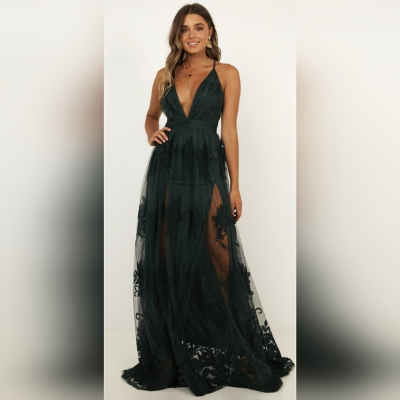 Beautiful Wedding / Beach Dress - Picture 1 of 6